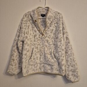 This Girls Quarter Button Sweater Plush Fleece Pullover by Daytrip in size S